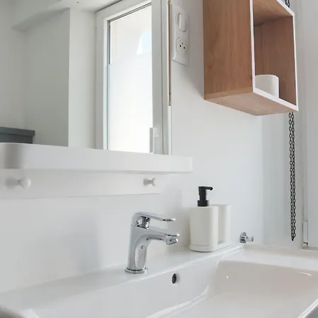 Le Spot, Proche Euroairport Apartment *